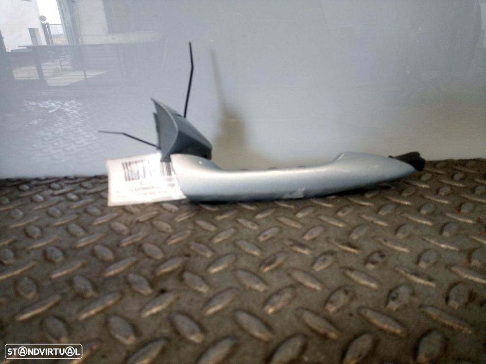 PUXADOR EXTERIOR FRENTE DIREITO HYUNDAI ELANTRA SEDÁN - 1