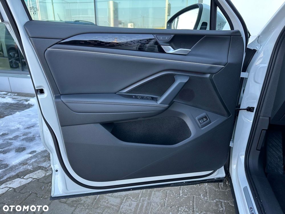 Volkswagen Tiguan - 11