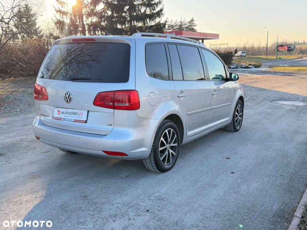 Volkswagen Touran 1.6 TDI DPF BlueMotion Technology DSG Highline - 16