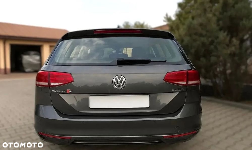Volkswagen Passat - 8