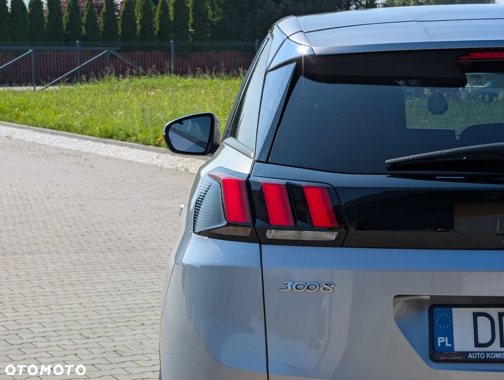 Peugeot 3008 PureTech 130 Stop & Start GPF Allure - 12