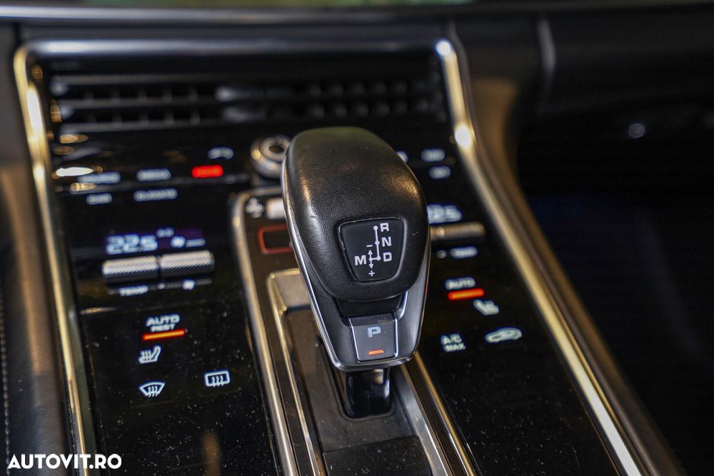 Porsche Panamera - 33