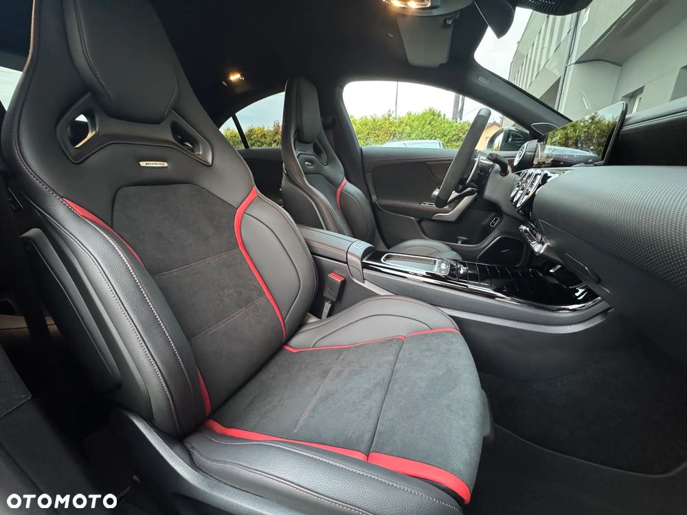 Mercedes-Benz CLA AMG 45 S 4-Matic+ 8G-DCT - 28