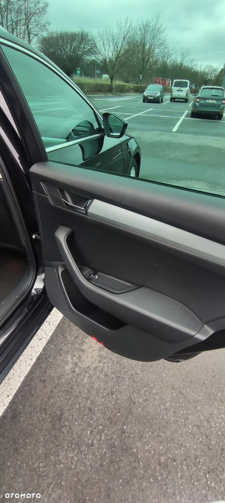 Skoda Superb 2.0 TDI Ambition - 16