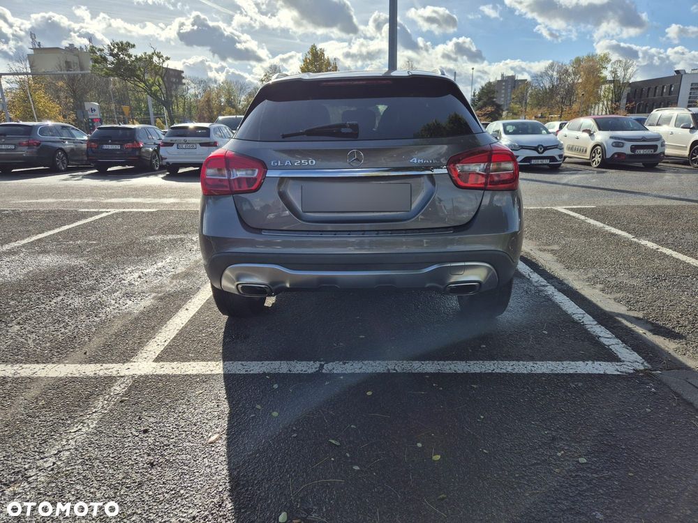 Mercedes-Benz GLA 250 4-Matic - 7
