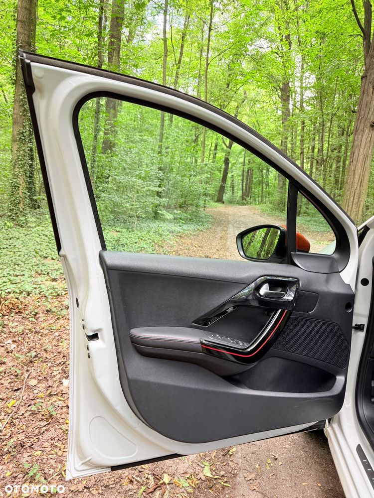 Peugeot 208 PureTech 110 Stop & Start Allure - 18