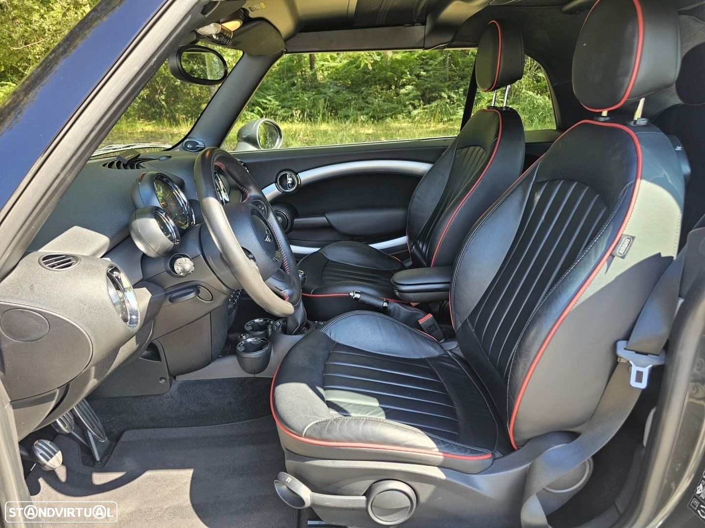 MINI Cabrio John Cooper Works - 8