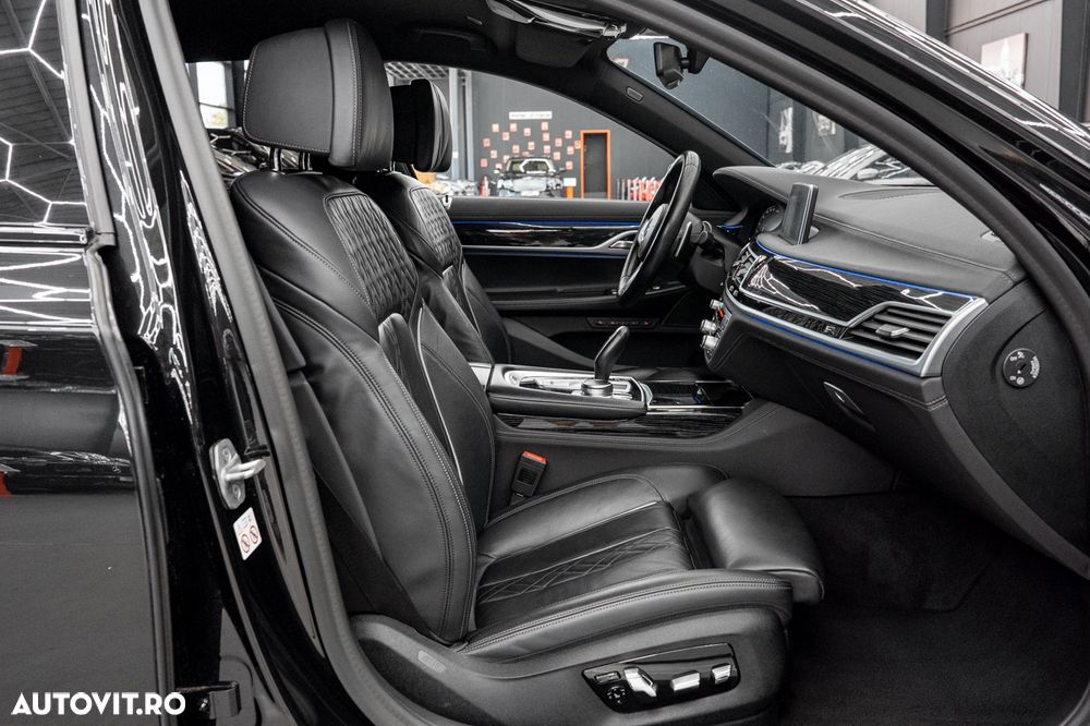 BMW Seria 7 730d MHEV - 13