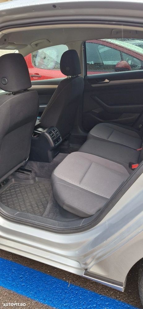 Volkswagen Passat - 6