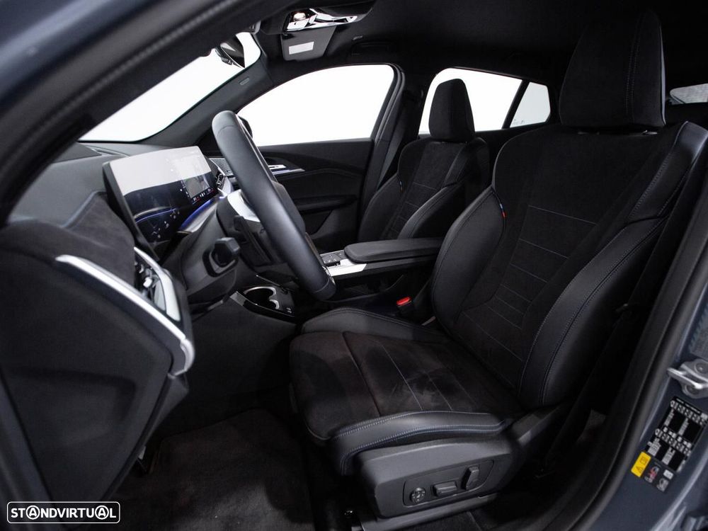 BMW iX2 eDrive20 Pack Desportivo M - 9