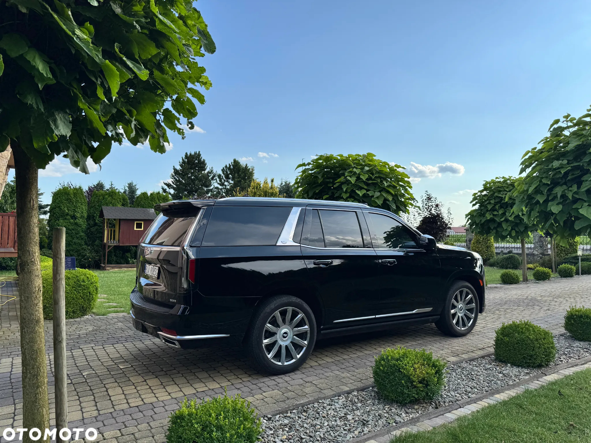 Cadillac Escalade - 9