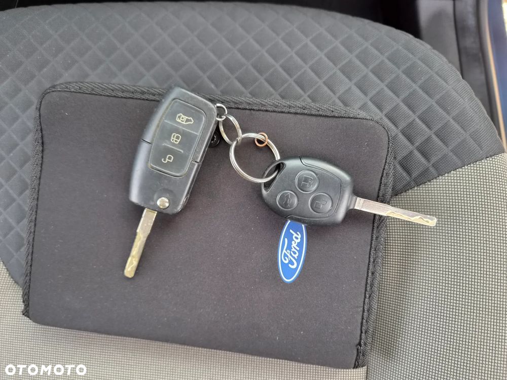 Ford Tourneo Courier 1.0 EcoBoost Titanium - 29