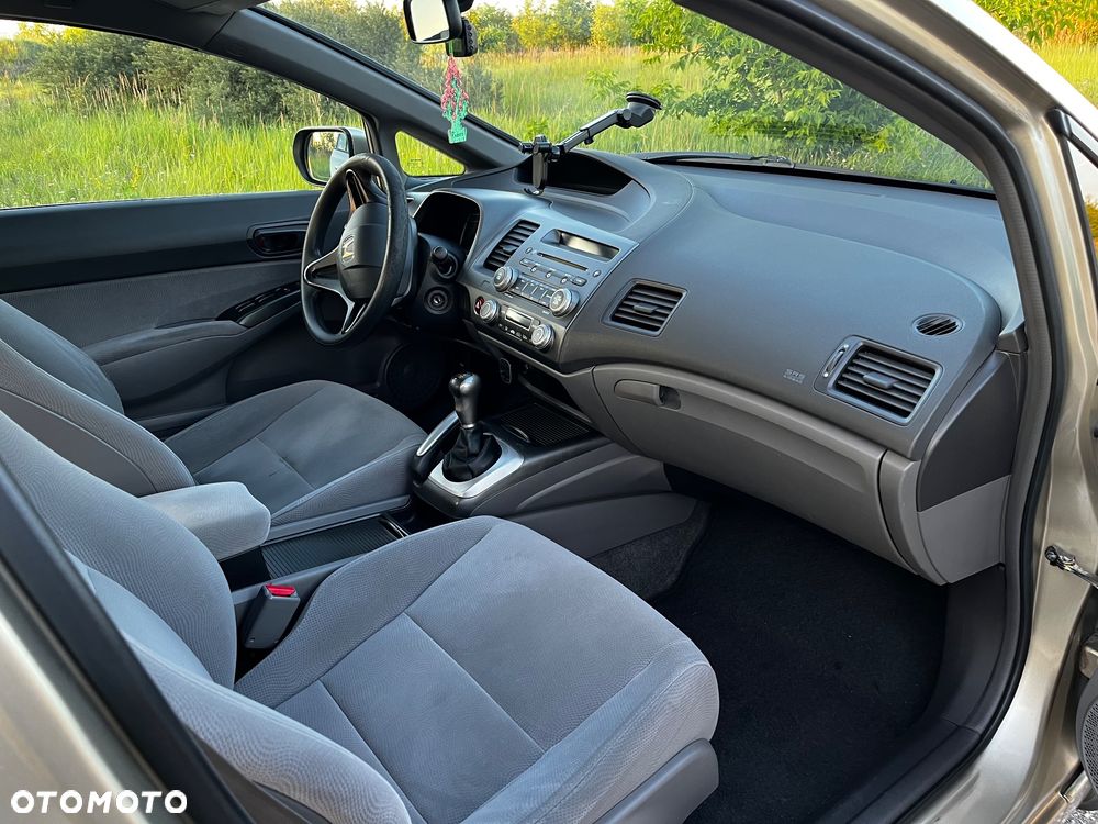 Honda Civic 1.8 Comfort - 25