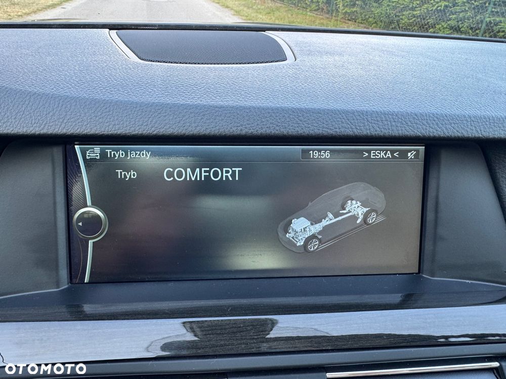 BMW Seria 5 525d xDrive Touring - 23