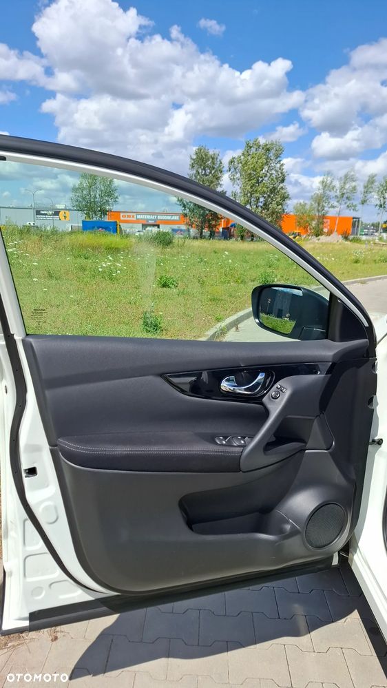 Nissan Qashqai 1.3 DIG-T N-Connecta - 17