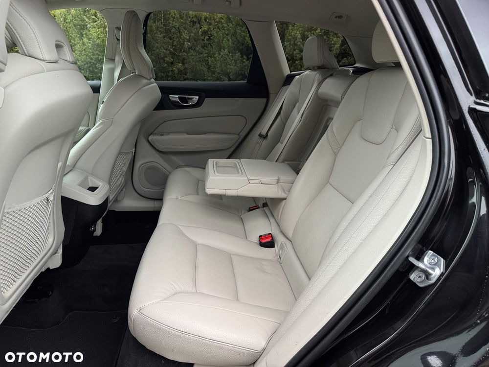 Volvo XC 60 D4 Geartronic Momentum Pro - 21