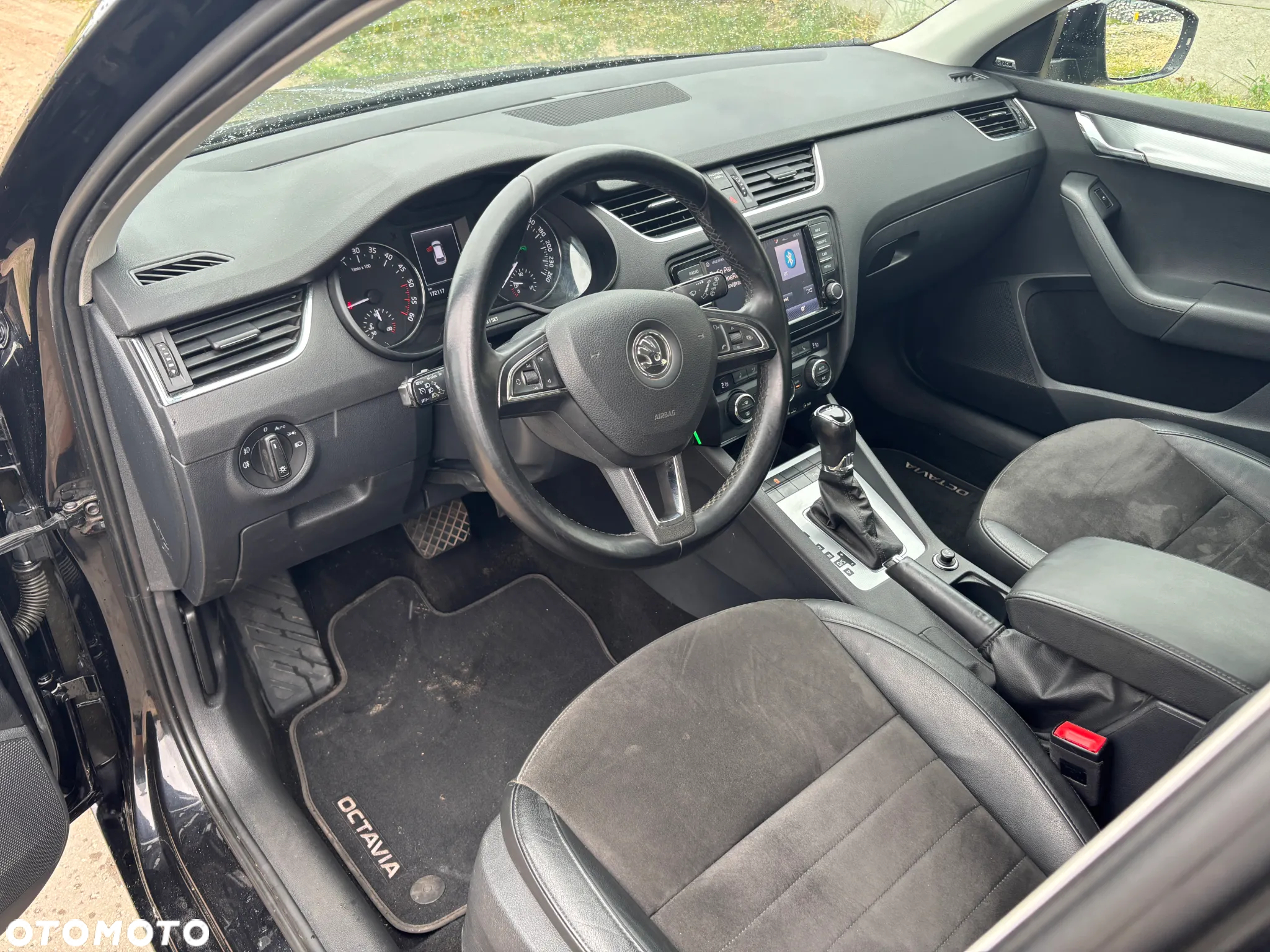 Skoda Octavia Combi 2.0 TDI DSG L&K - 12