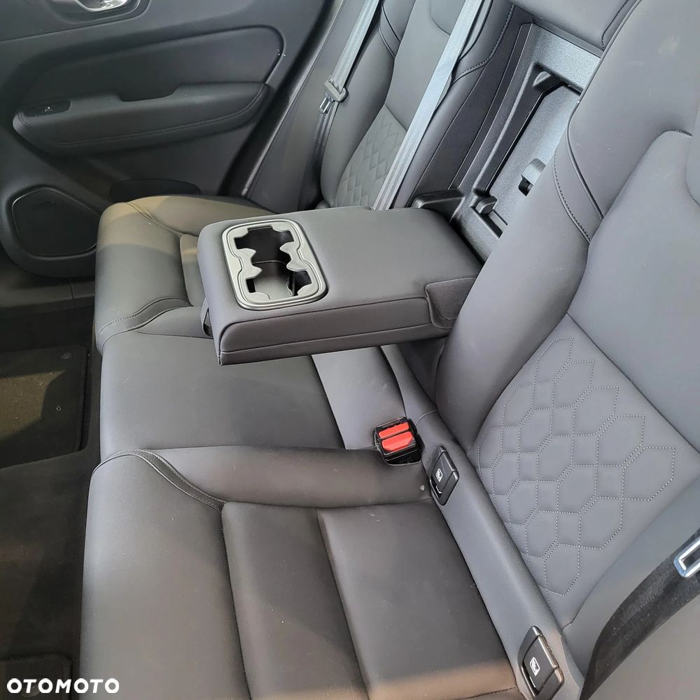 Volvo XC 60 B5 B AWD Plus Dark - 15