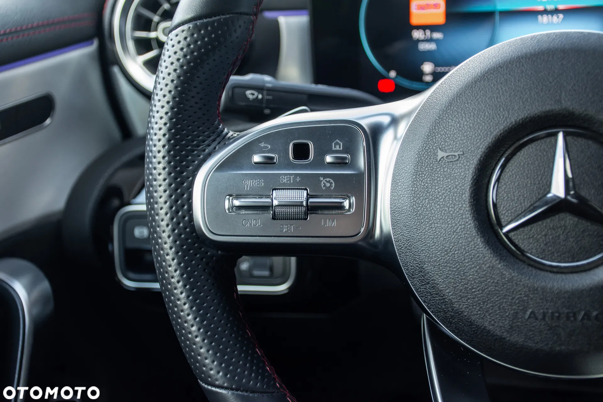 Mercedes-Benz CLA 180 AMG Line 7G-DCT - 12