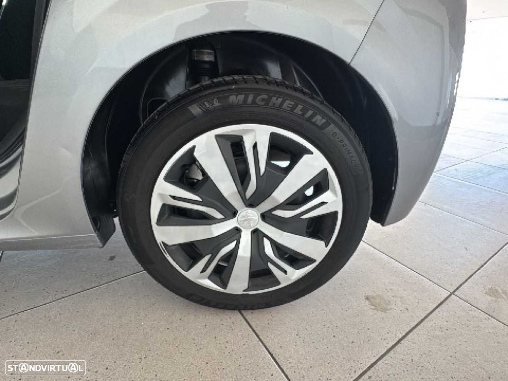 Peugeot 208 1.2 PureTech Active Pack - 11