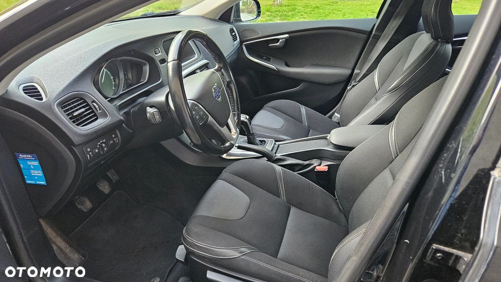 Volvo V40 D4 Momentum - 20