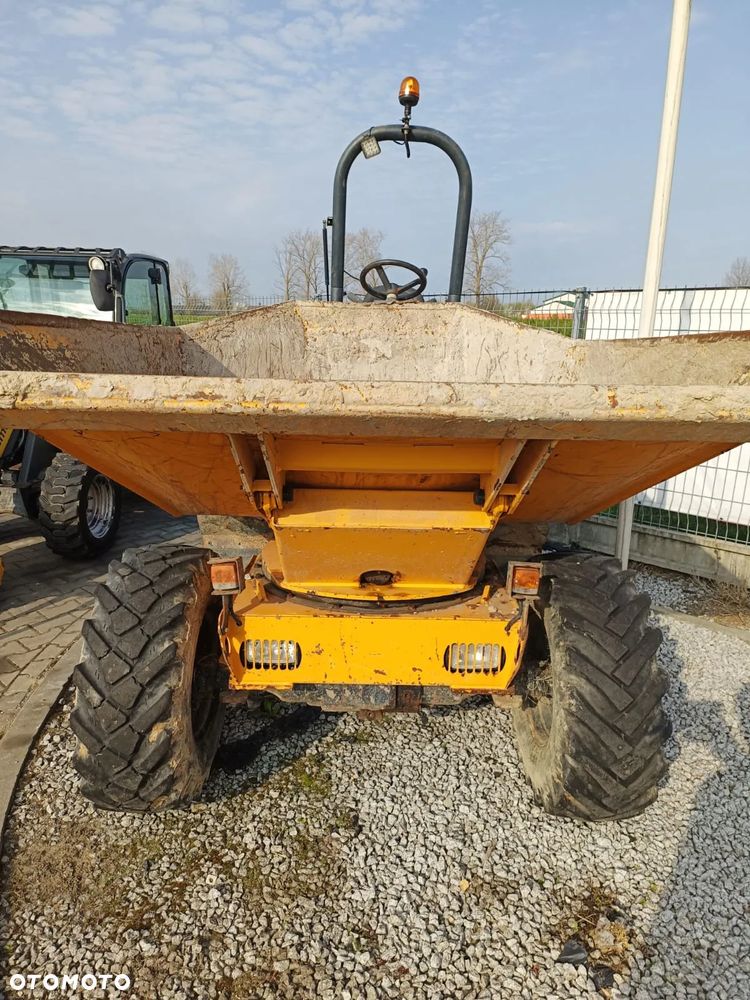 Thwaites 3 tonne - 11