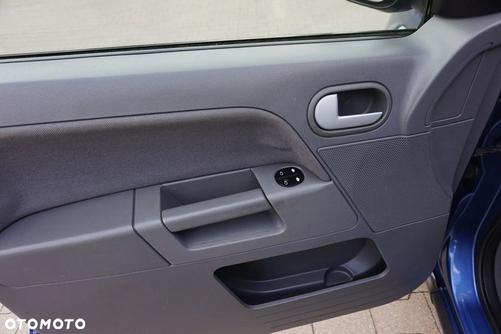 Ford Fusion - 23
