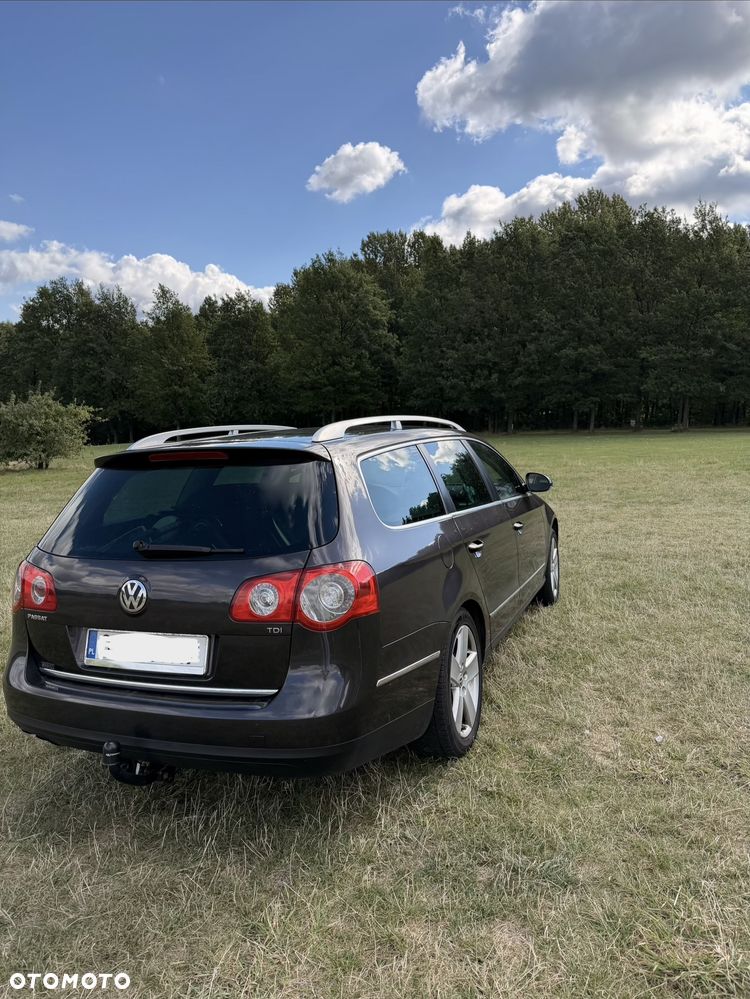 Volkswagen Passat 1.9 TDI Highline - 2