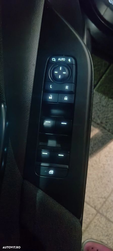 Toyota C-HR - 24