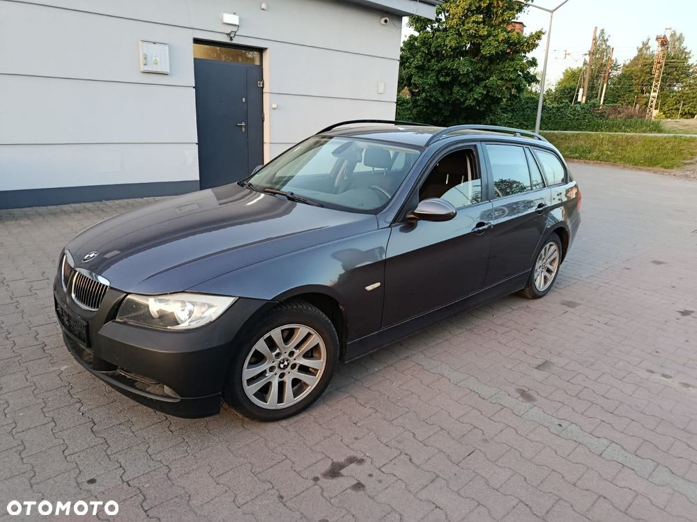 BMW Seria 3 318i - 3
