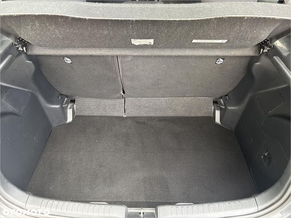 Toyota Yaris 1.5 Comfort - 17