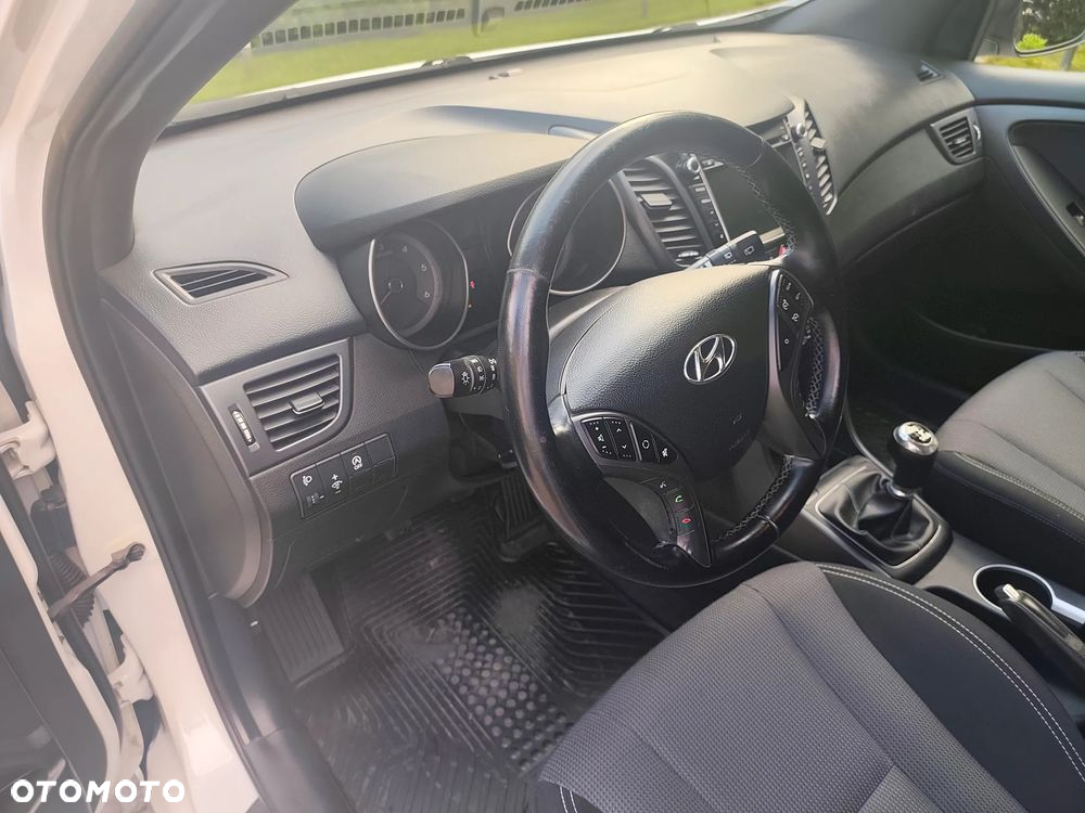 Hyundai i30 1.6 CRDi BlueDrive Go - 15