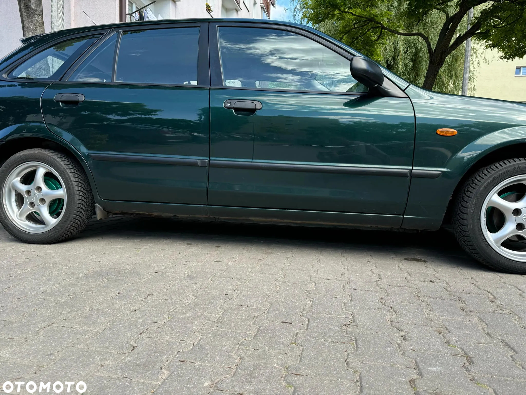 Mazda 323F - 5