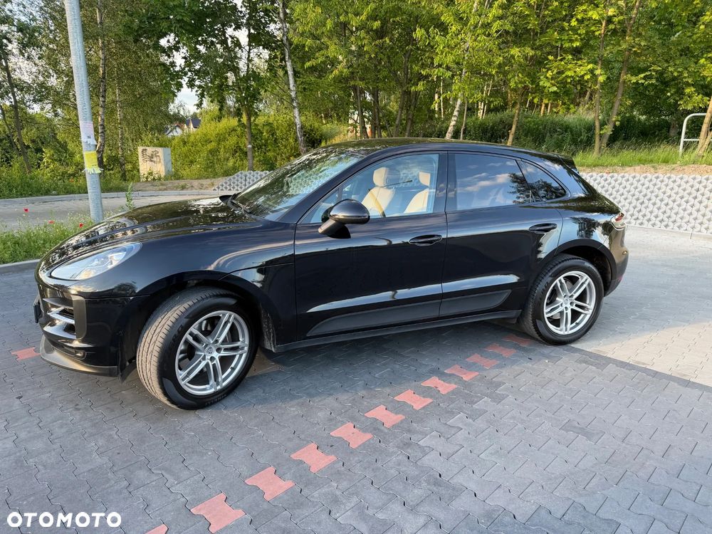 Porsche Macan - 1