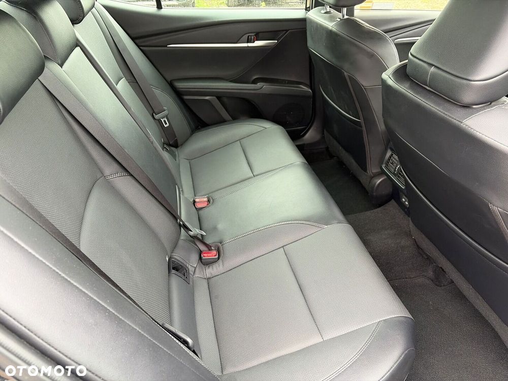 Toyota Camry - 11