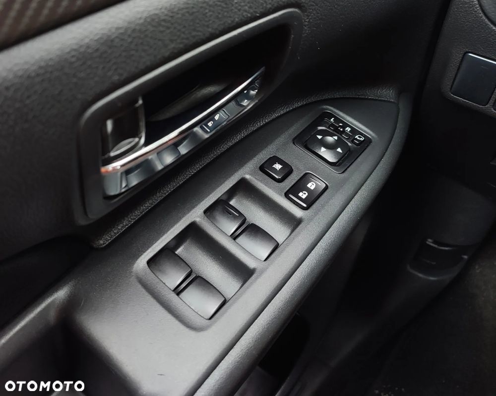 Mitsubishi Outlander 2.0 4WD CVT Top - 17