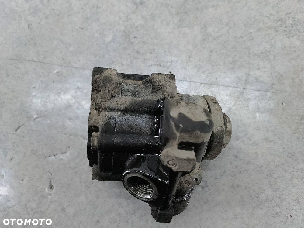 POMPA WSPOMAGANIA VW TRANSPORTER T4 ZF 2.4 D - 4