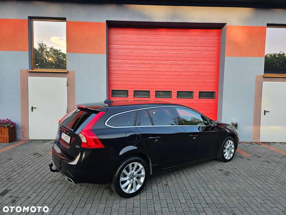 Volvo V60 D4 Drive-E Momentum - 4