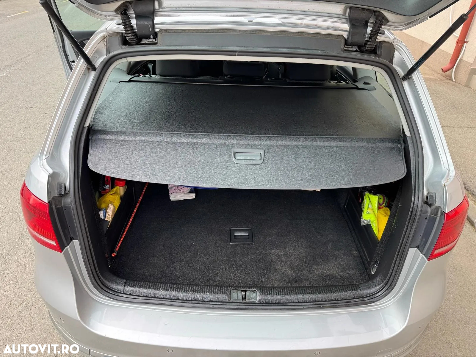 Volkswagen Passat - 13