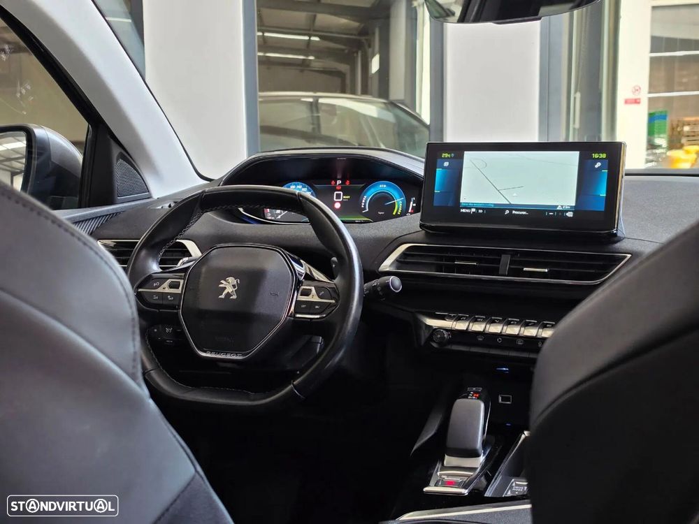 Peugeot 3008 1.6 Hybrid Allure e-EAT8 - 33