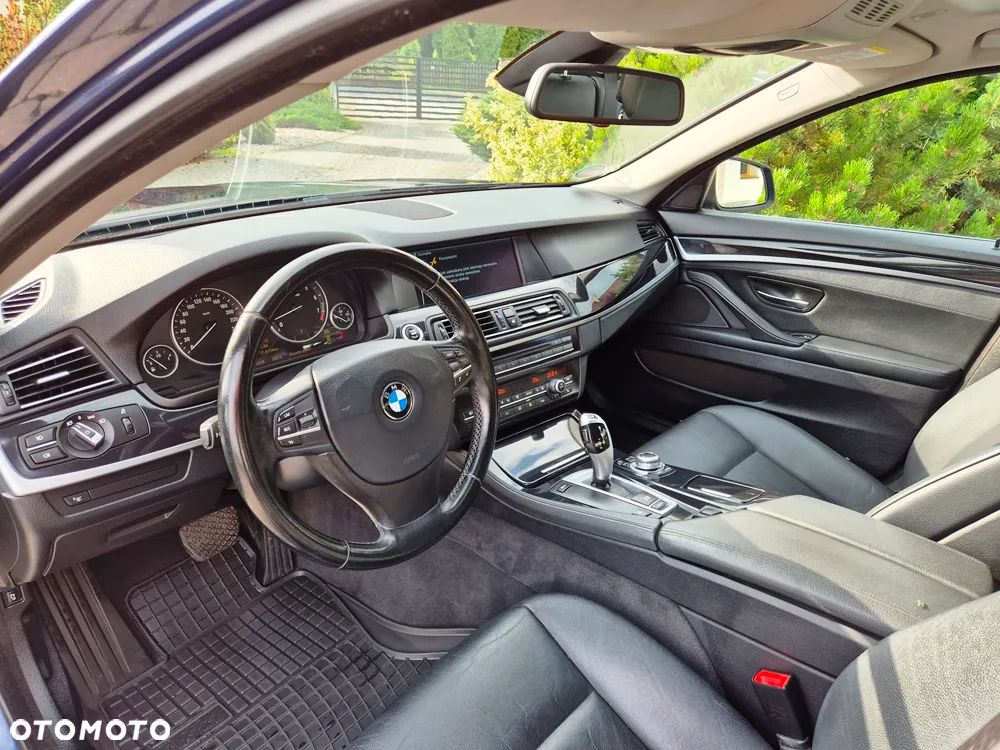 BMW Seria 5 528i - 12