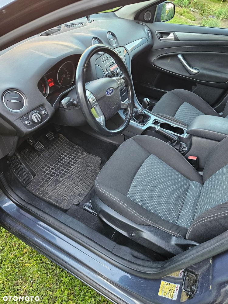 Ford Mondeo 2.0 TDCi Trend - 13