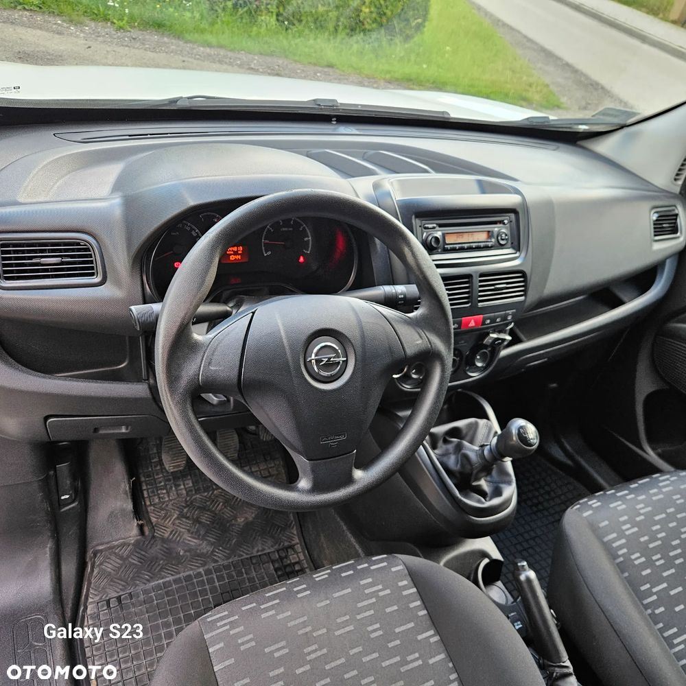 Opel COMBO - 19