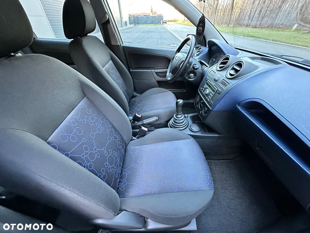 Ford Fiesta 1.3 Silver Magic - 25