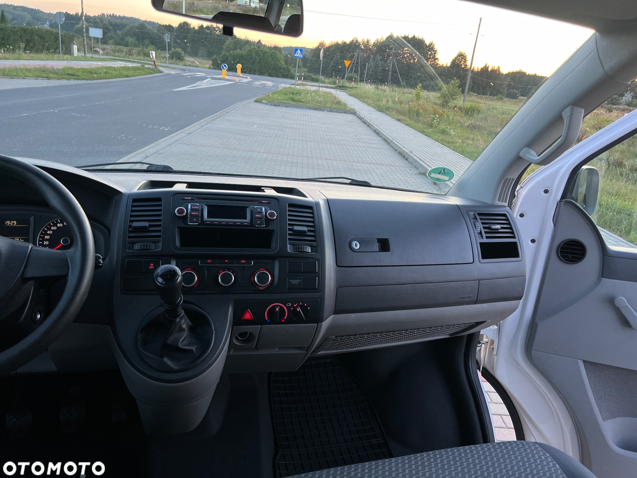 Volkswagen Transporter T5 TDI L1H1 - 23