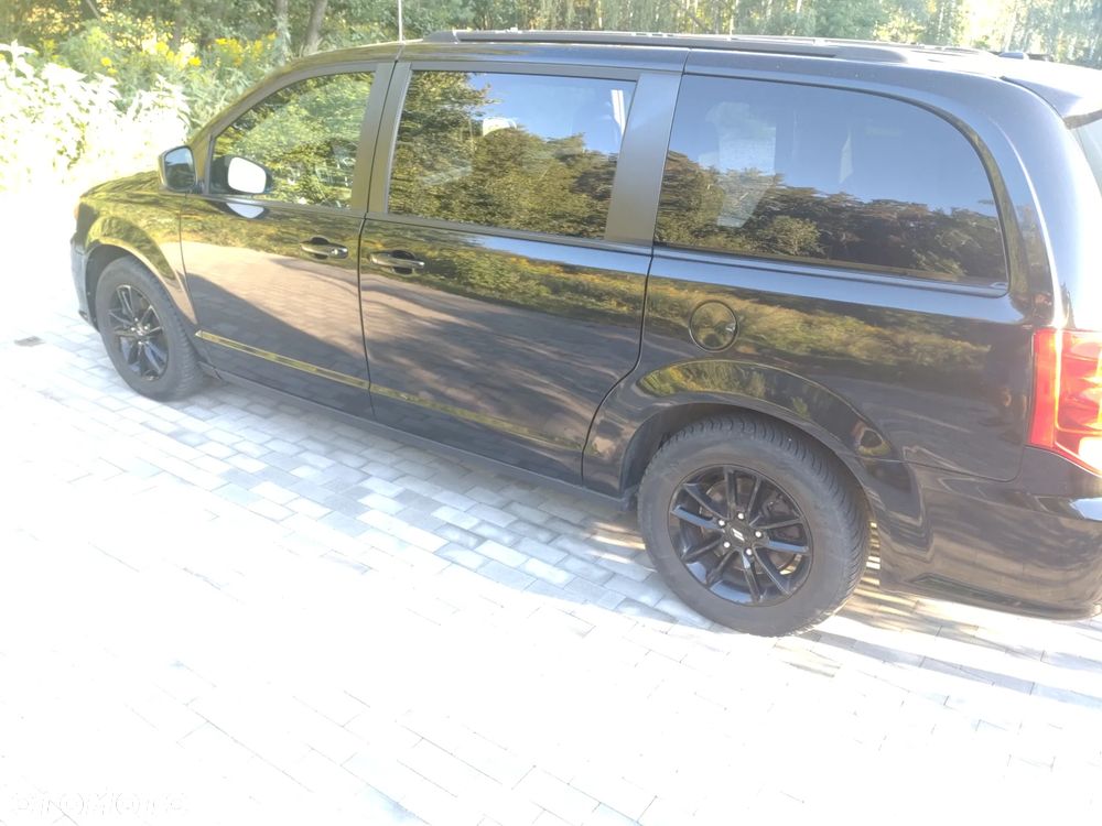 Dodge Grand Caravan 3.6 R/T - 12