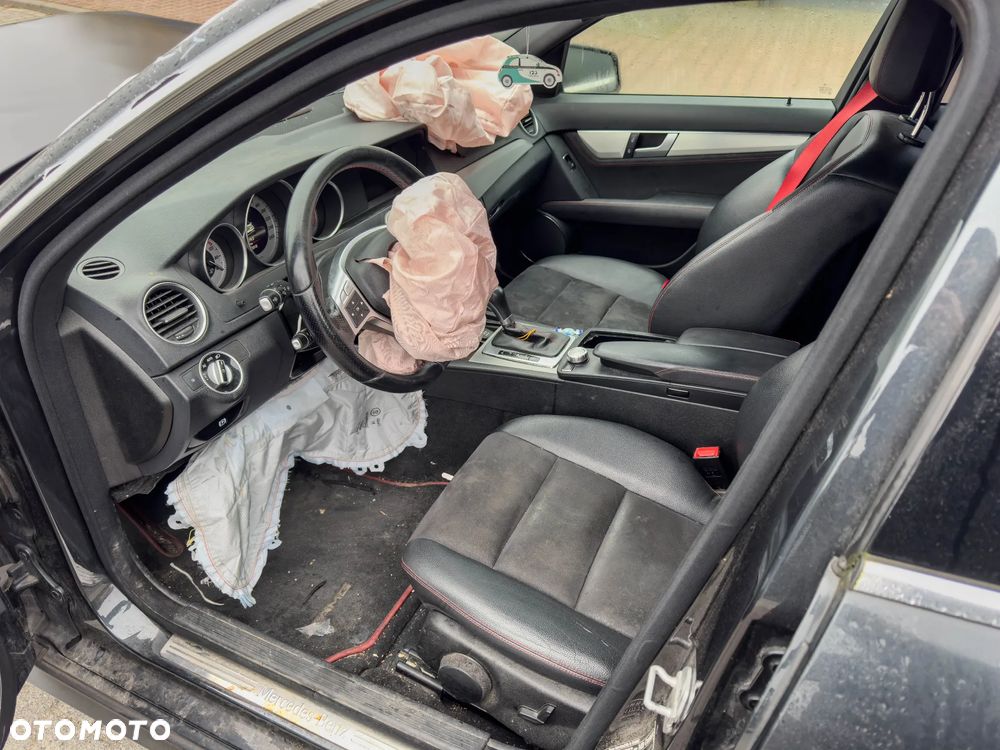 Mercedes-Benz Klasa C 220 CDI DPF Automatik Avantgarde - 23