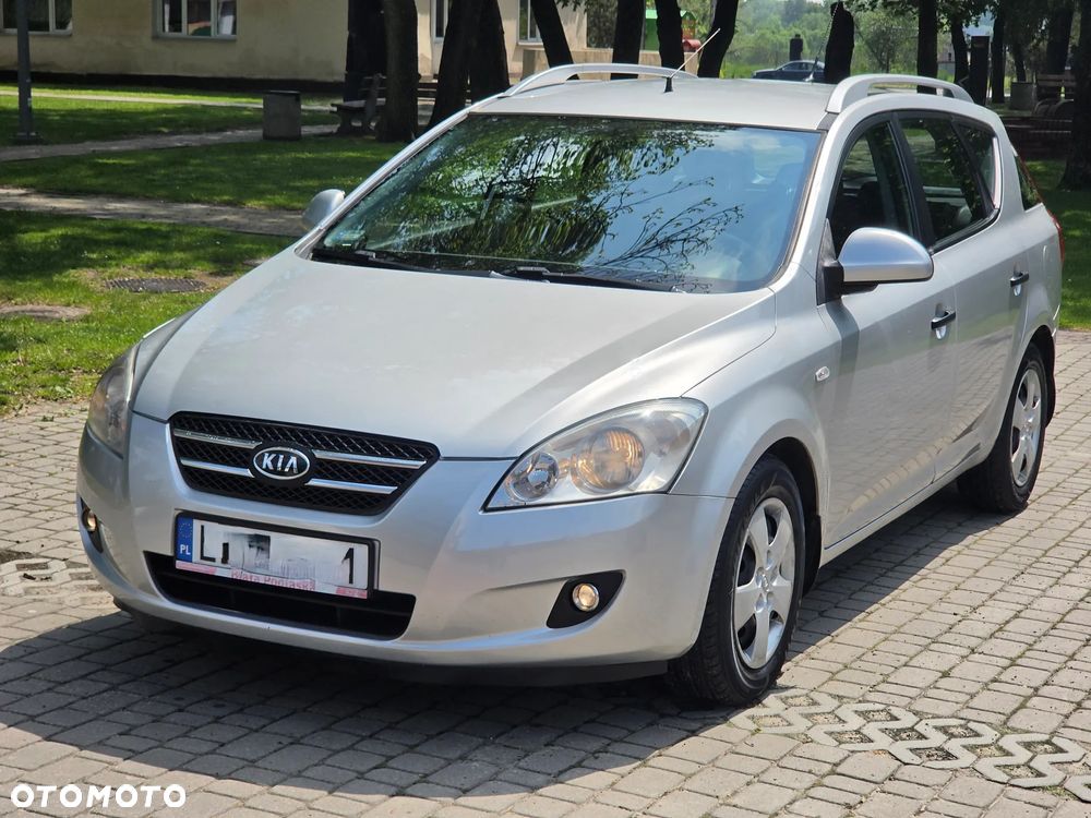 Kia Ceed - 4