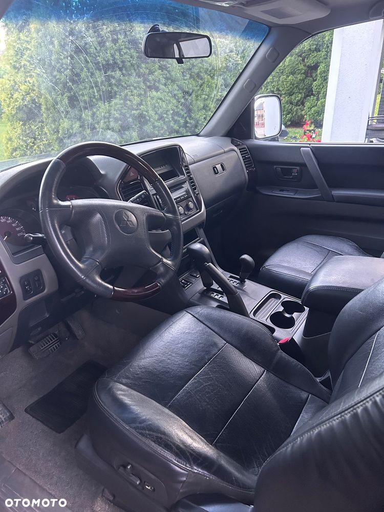 Mitsubishi Pajero - 6