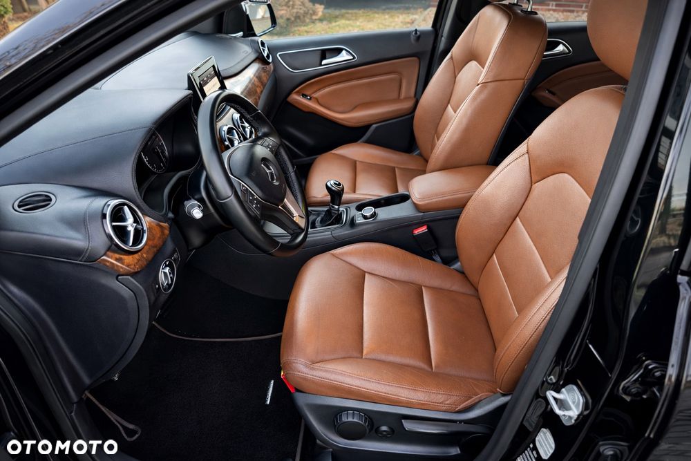 Mercedes-Benz Klasa B 180 CDI (BlueEFFICIENCY) - 25